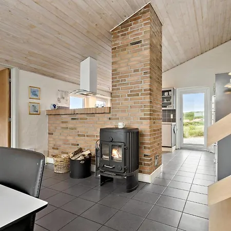 Four-bedroom In Hvide Sande Bjerregård