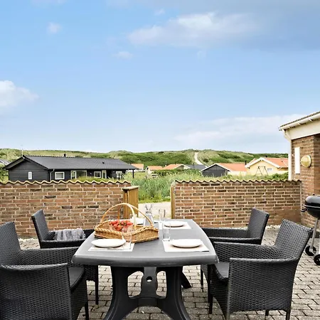 Four-bedroom In Hvide Sande * Bjerregård