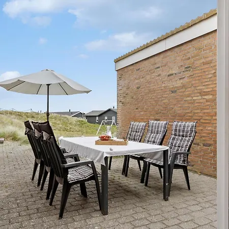 Four-bedroom In Hvide Sande
