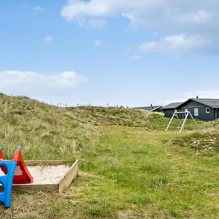 Four-bedroom In Hvide Sande Bjerregård