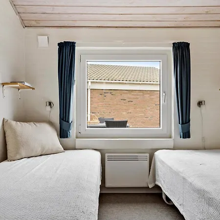 4 Bedroom Amazing In Hvide Sande