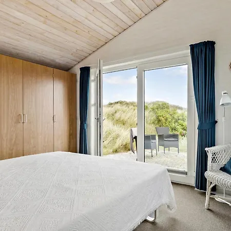 Casa de Férias Four-bedroom In Hvide Sande Bjerregård