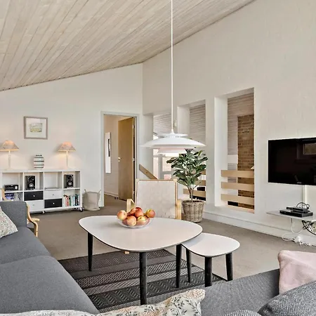 Vakantiehuis Four-bedroom In Hvide Sande Bjerregård