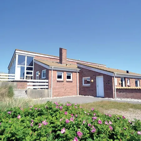 Four-bedroom In Hvide Sande * Bjerregård