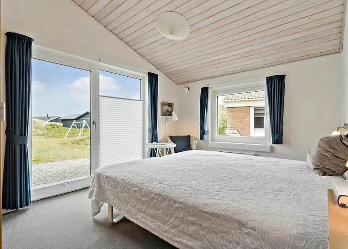 Four-bedroom In Hvide Sande * Bjerregård