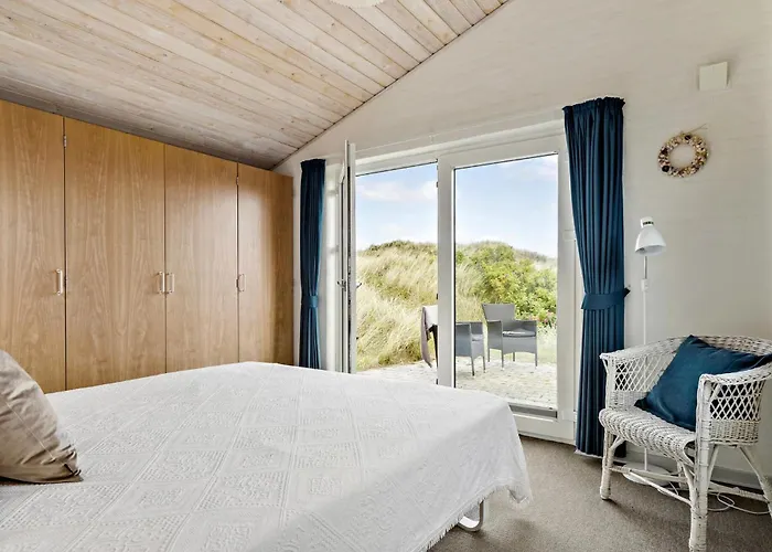 펜션 Four-bedroom In Hvide Sande Bjerregård