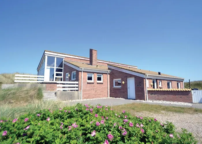 Four-bedroom In Hvide Sande * Bjerregård